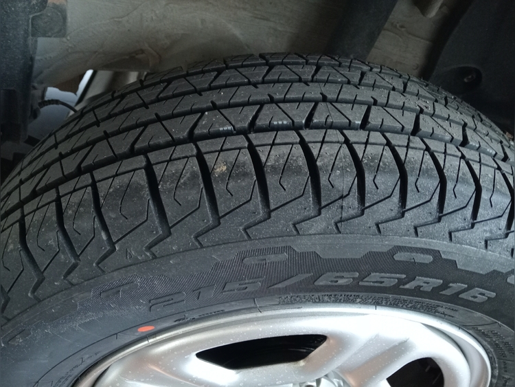 Dacia Duster ESSENTIAL DCI 115CV foto 9