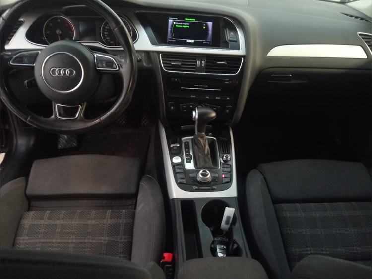Audi A4 S LINE foto 9