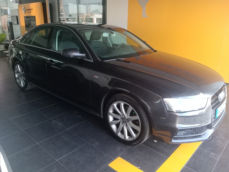 Audi A4 S LINE foto 4
